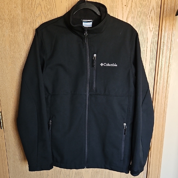 Columbia Men's Black Performance Jacket - Picture 1 of 6